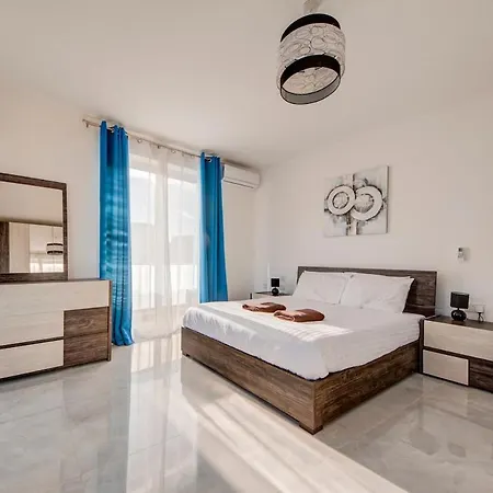 Beautiful 2bdr 2bth In Sliema With Sea Views Apartmán *