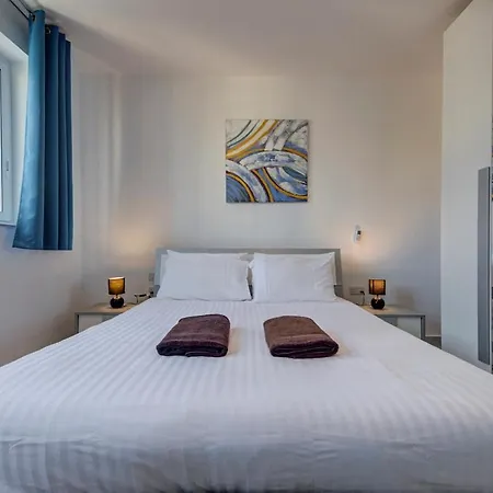 Apartmán Beautiful 2bdr 2bth In Sliema With Sea Views