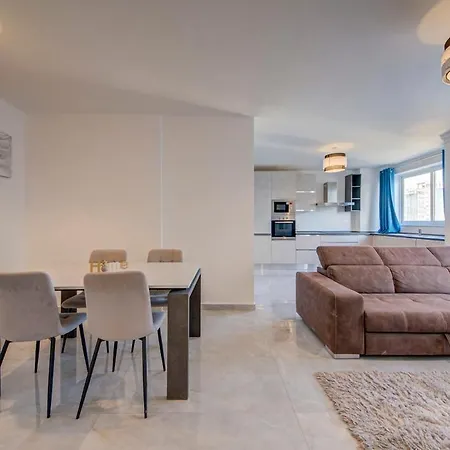 Beautiful 2bdr 2bth In Sliema With Sea Views Daire