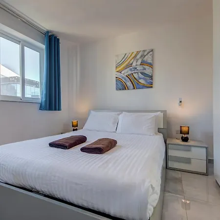Apartment Beautiful 2bdr 2bth In Sliema With Sea Views