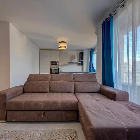 Beautiful 2bdr 2bth In Sliema With Sea Views Apartmán