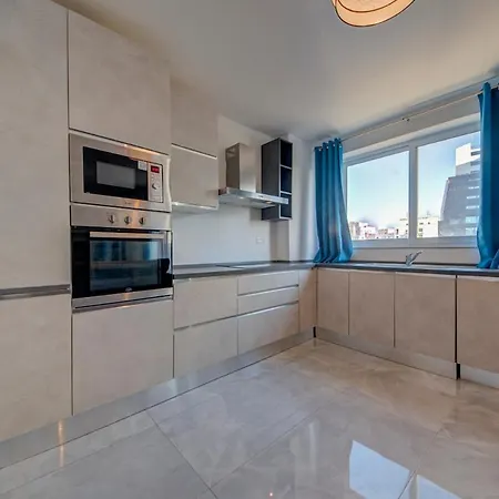 Apartmán Beautiful 2bdr 2bth In Sliema With Sea Views